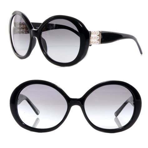 chanel rimless sunglasses on face|chanel sunglasses pearl on side.